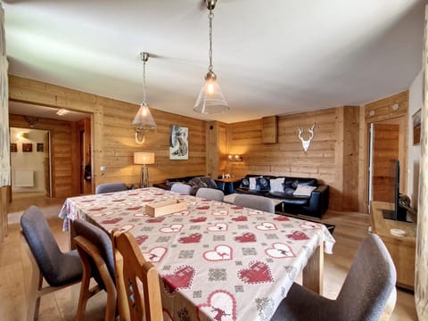 Magnifique appartement familial ski aux pieds, 8 pers, parking inclus - FR-1-518-159 Apartment in Val dIsere