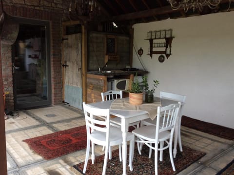 Patio, Garden, Kitchen or kitchenette, Dining area