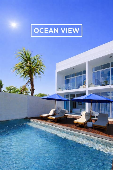 Property building, Day, Balcony/Terrace, Balcony/Terrace, Bedroom, Swimming pool, sunbed