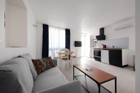 Living room, kitchen, kitchen