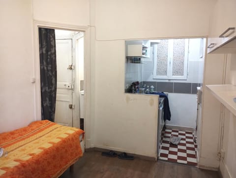 Charmant studio en centre ville Apartment in Saint-Denis, France