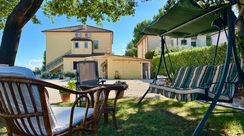 S340 - Sirolo, nuovo bilocale in centro con posto auto Apartment in Sirolo