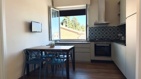 S340 - Sirolo, nuovo bilocale in centro con posto auto Apartment in Sirolo