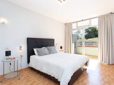 Bed, View (from property/room), Bedroom