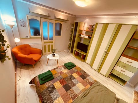 Bed, Seating area, Bedroom