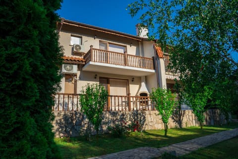 Balcony/Terrace, Garden view