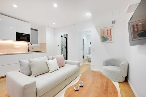 TV and multimedia, Kitchen or kitchenette, Living room