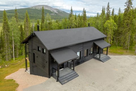 Property building, Day, Natural landscape, Mountain view