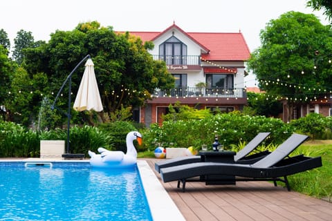 Property building, Day, Garden view, Pool view, sunbed