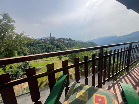 Balcony/Terrace, Mountain view