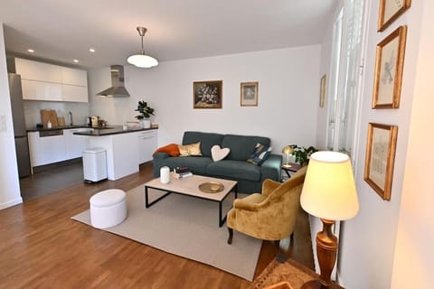Kitchen or kitchenette, Living room