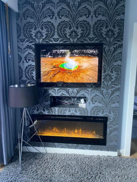 TV and multimedia, Evening entertainment