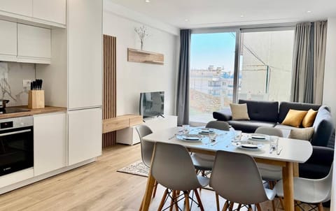 TV and multimedia, Living room, Seating area, oven