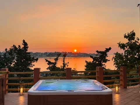 Hot Tub, Swimming pool