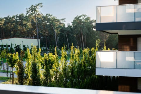 Property building, Day, Garden, Balcony/Terrace, Garden view