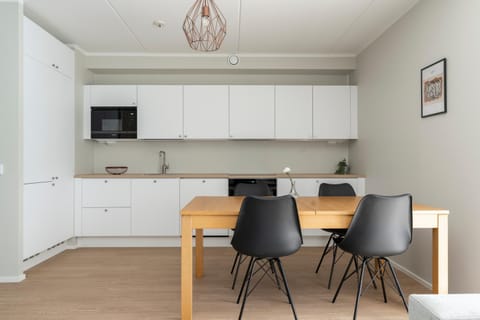 3 Makuuhuonetta, Sauna Apartment in Helsinki