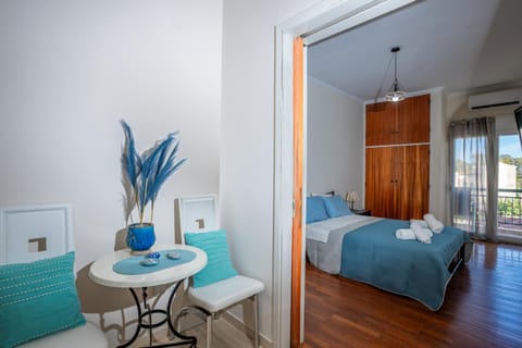 Seating area, Bedroom