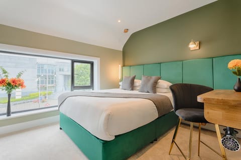 Bed, View (from property/room), Photo of the whole room, Bedroom