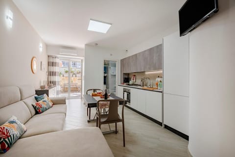 Photo of the whole room, Seating area, kitchen