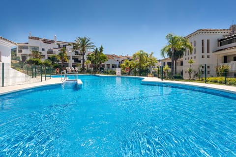 Property building, Pool view, Swimming pool, Swimming pool