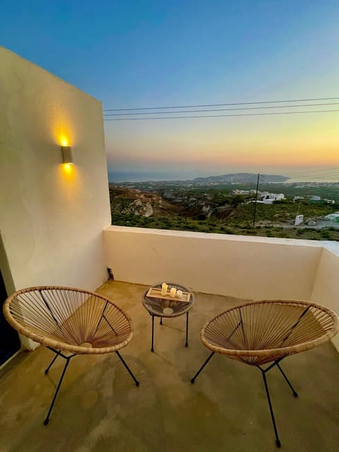View (from property/room), Balcony/Terrace, Seating area, Sea view, Sunset