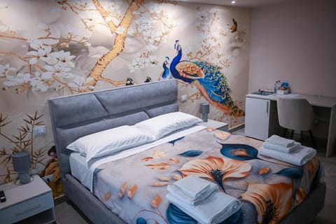 Bed, Photo of the whole room, Bedroom