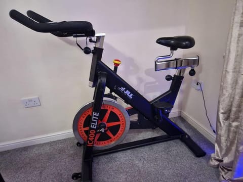 Fitness centre/facilities, Cycling