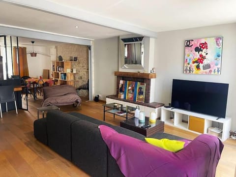 Communal lounge/ TV room, TV and multimedia, Living room, Seating area
