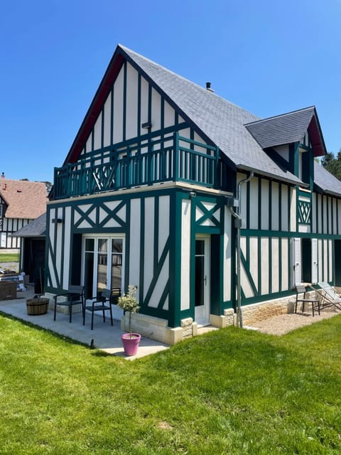 Villa 11 Cyrille et Vacances Villa in Deauville