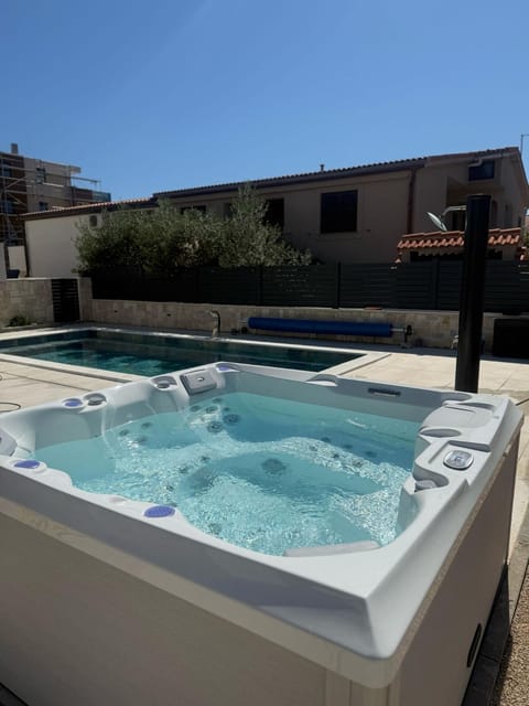 Luxury Villa Pam - Private villa with a heated pool and a summer terace with 4 bedrooms - 230 m2 NEW!! Villa in Novalja