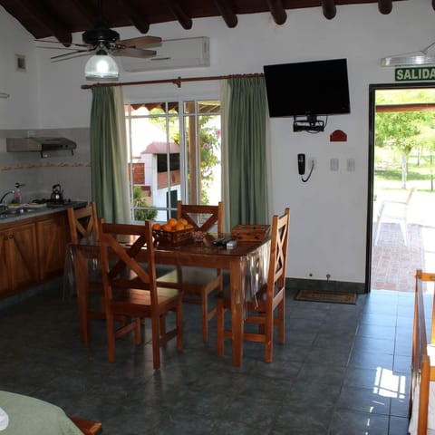 Communal lounge/ TV room, TV and multimedia, Kitchen or kitchenette