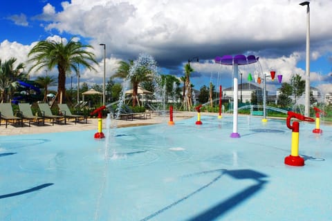 Stunning 5Bd with Pool at Storey Lake 5019 House in Kissimmee