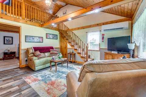 Inviting Peru Cabin with Patio, Grill and River Access Cabin in Lake Champlain