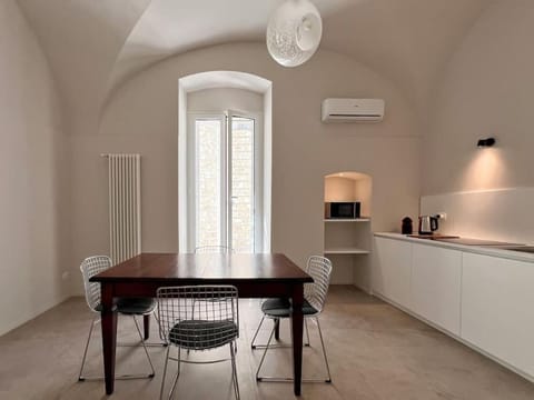 Kitchen or kitchenette, Dining area, heating, air conditioner