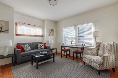 Bed, TV and multimedia, Living room, Seating area, Dining area