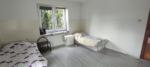 Bed, Living room, Photo of the whole room, Seating area, Bedroom