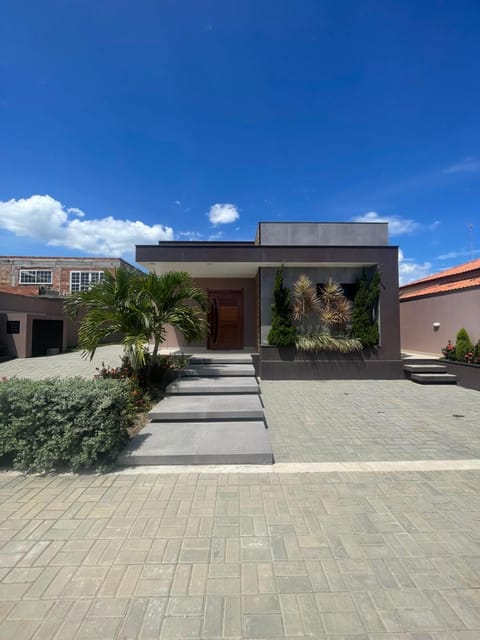 Faith Home 1 House in Araruama