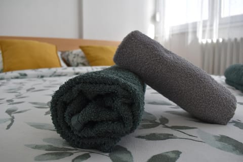 Bed, Photo of the whole room, Bedroom, towels