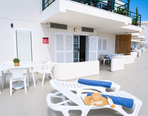Patio, Balcony/Terrace, sunbed