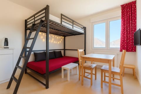 Bed, TV and multimedia, Living room, Photo of the whole room, Dining area, bunk bed