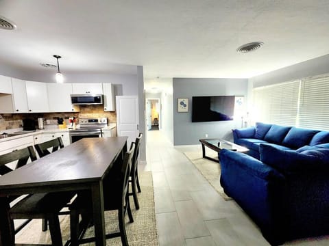 Blue Door House House in Lakeland