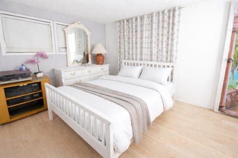 Tiny but cozy manufactured house Apartment in Tampa