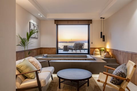 Hot Tub, Living room