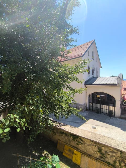 Property building, Day