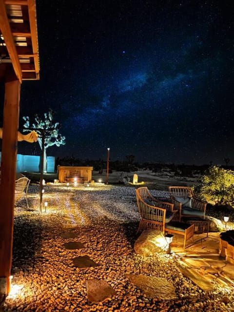 The Desert Shire Large HotTub,Large Pool,Stargazing Paradise House in Yucca Valley