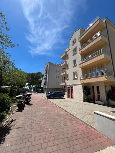 Property building, Parking