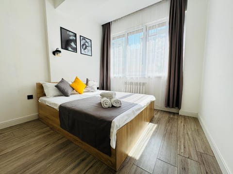 Bed, Photo of the whole room, towels