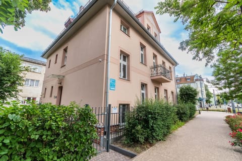 Property building, Street view