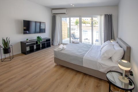 Bed, TV and multimedia, Balcony/Terrace