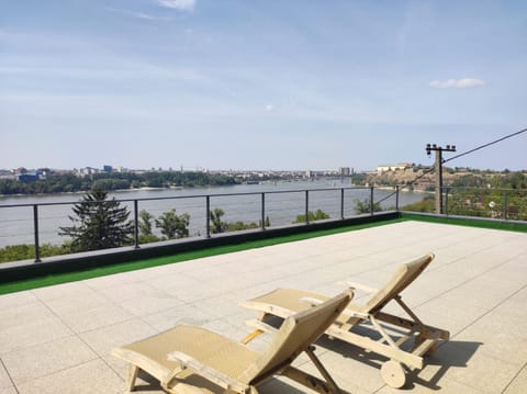 View (from property/room), Balcony/Terrace, City view, River view